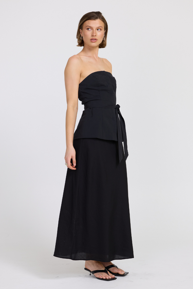 
                      
                        MASON DRESS - BLACK
                      
                    