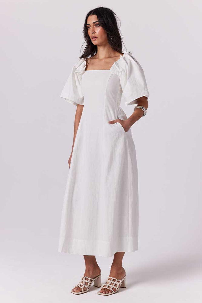 
                      
                        Sovere women's Clothing Sydney Origami Midi Dress White
                      
                    