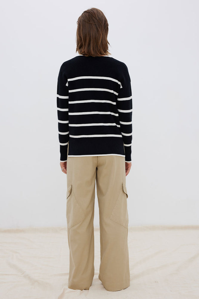 
                      
                        REPOSE COMBO KNIT - BLACK / ECRU
                      
                    