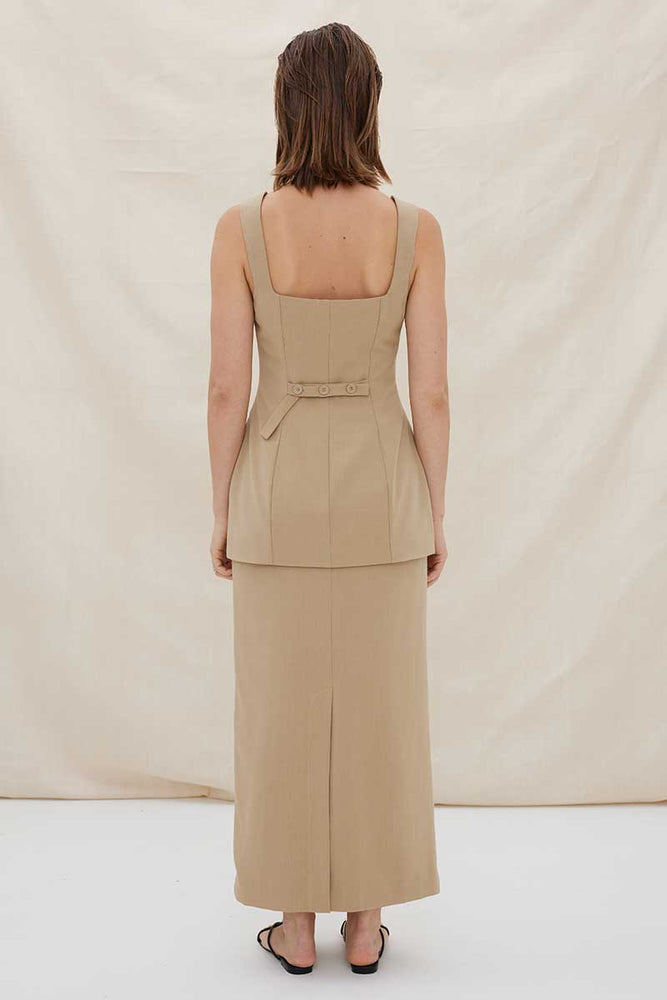 
                      
                        VOLITION LONG LINE BODICE - PECAN
                      
                    